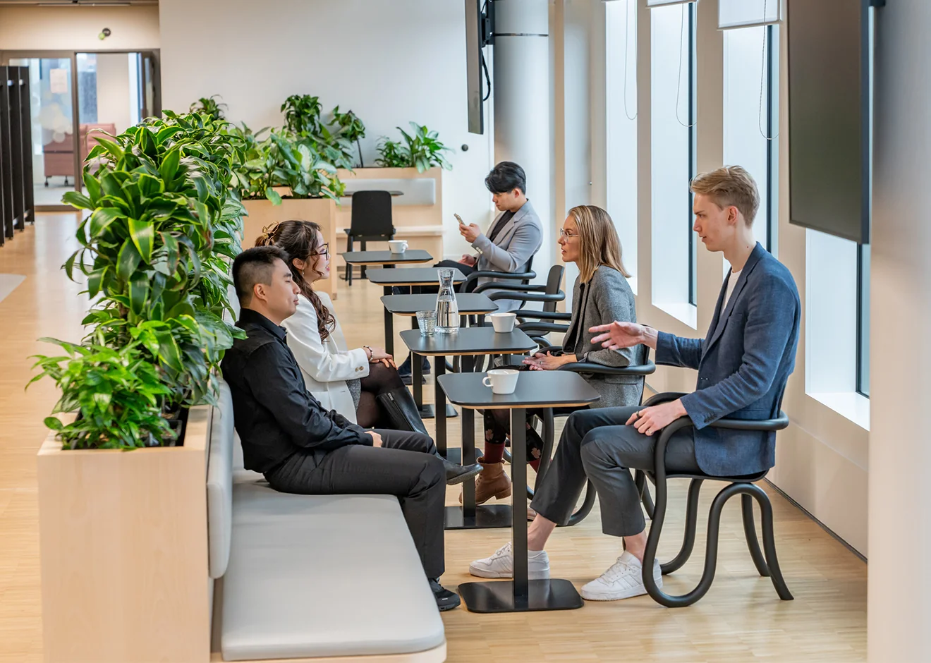 Deloitte ISKU kalusteet toimistoon